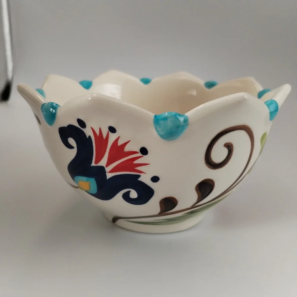 Vida by Eva Mendes for España JARDINE‎ Handcrafted Scalloped Floral Bowl 4.75